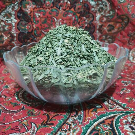 سبزی خشک قرمه بدون چوب و زردی خاک محصولی از ارگانیک بنفشه
